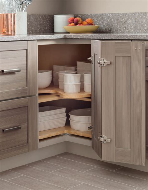Maximize Your Closet Space with a Magi Corner Insert